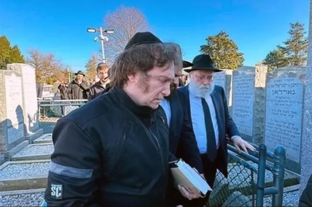 Política: Javier Milei llegó a Nueva York para agradecer su triunfo electoral ante la tumba del Rebe de Lubavitch Política: Javier Milei llegó a Nueva York para agradecer su triunfo electoral ante la tumba del Rebe de Lubavitch