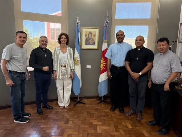 Visita internacional en el Palacio Municipal: La Intendente Paula Canepa recibió a autoridades de la Congregación Salettense