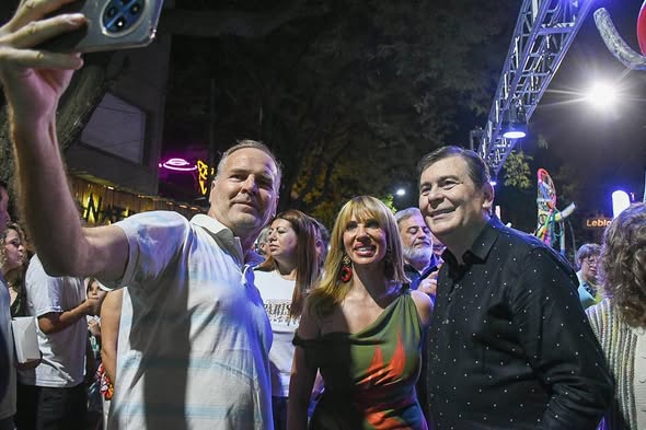 Gerardo Zamora junto a su esposa participó de la presencia oficial del Encontrarte