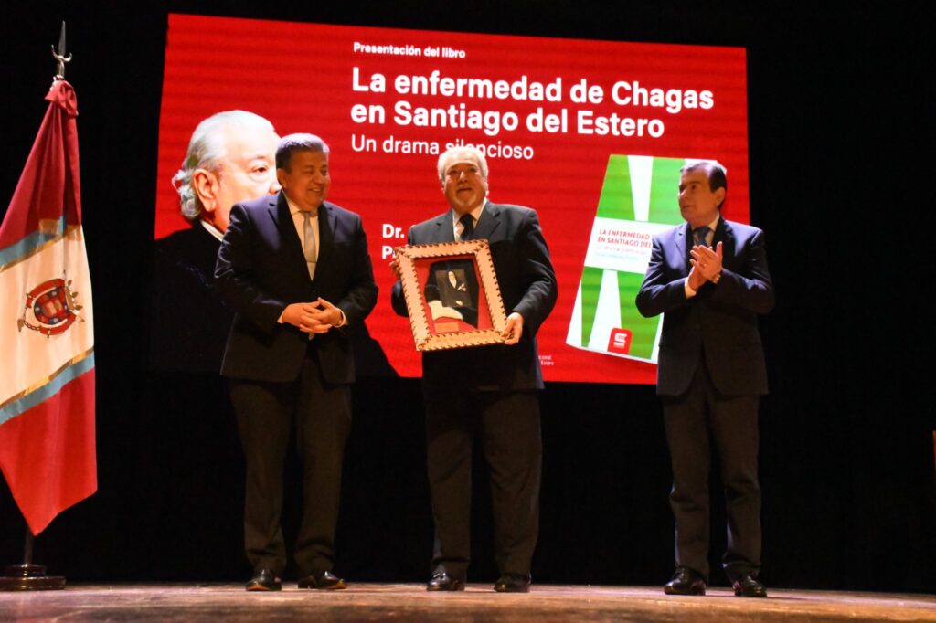 Con la presencia del gobernador Zamora se presentó en la Unse el libro “La enfermedad de Chagas en Santiago del Estero. Un drama silencioso”