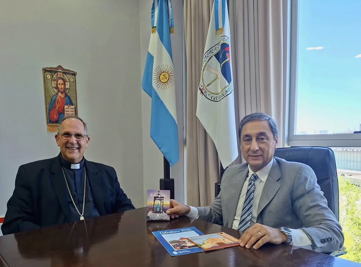 El Vicegobernador recibió en la legislatura al obispo de Añatuya, Monseñor José Luis Corral