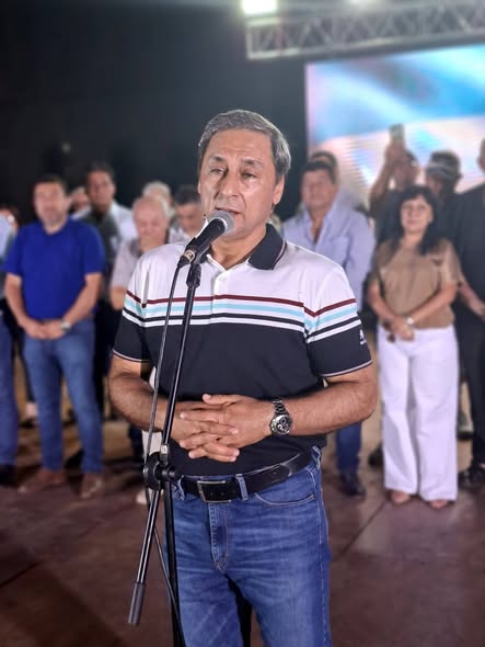 Silva Neder encabezó la apertura de la 55° edición del Festival de la Tradición en Añatuya