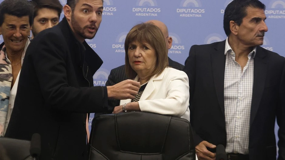 Tensión en el Congreso: Se frena la Reforma Laboral hasta 2026 tras una rebelión de senadores aliados