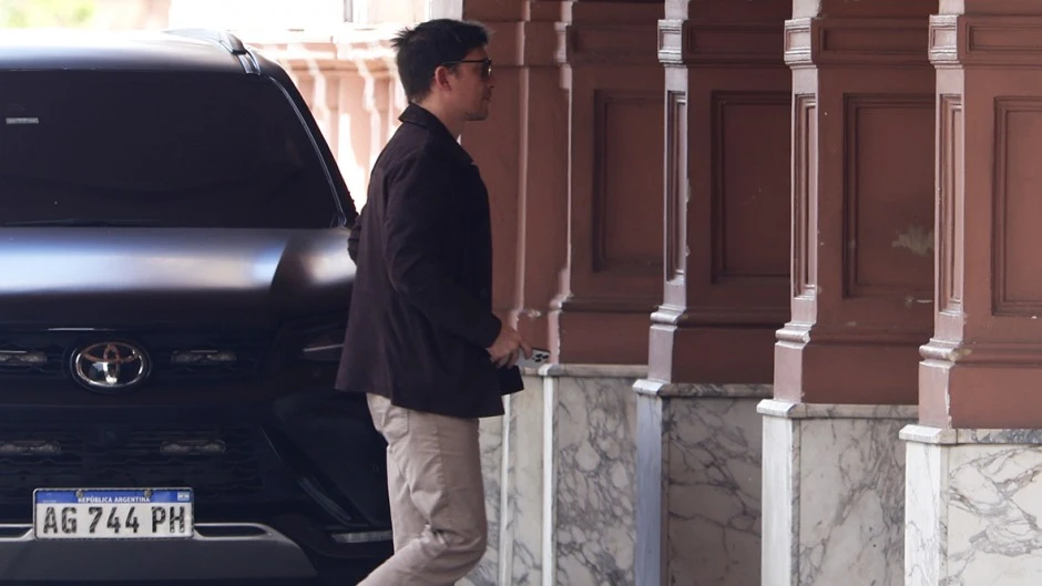 Santiago Caputo se queda con el control del área nuclear Santiago Caputo se queda con el control del área nuclear