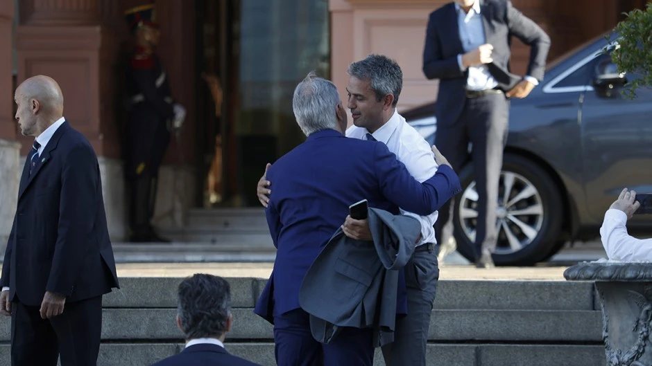 El Triunfo de las Simultáneas: Llaryora somete a los Menem y reforma Córdoba