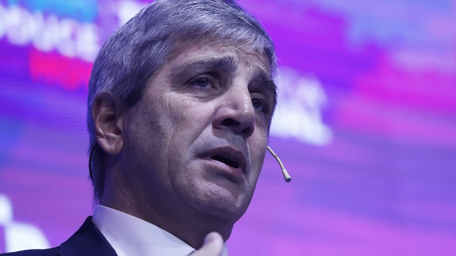 Fallido «regreso» a los Mercados: Caputo pagó 9,25% y solo recaudó USD 910 millones