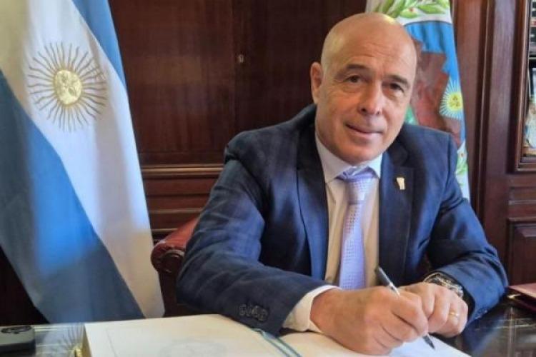 Bartolomé Abdala, el Presidente de la Nación por unas horas: El senador quedó a cargo ante el doble viaje de Milei y Villarruel Bartolomé Abdala, el Presidente de la Nación por unas horas: El senador quedó a cargo ante el doble viaje de Milei y Villarruel