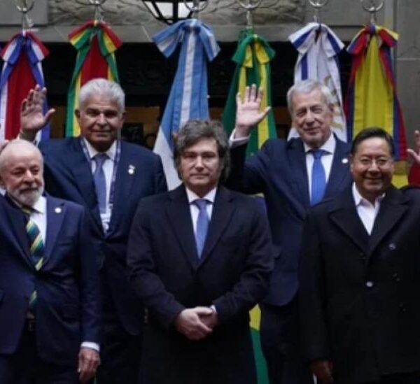 Mercosur: Milei evalúa asistir a la Cumbre para presionar por la apertura comercial