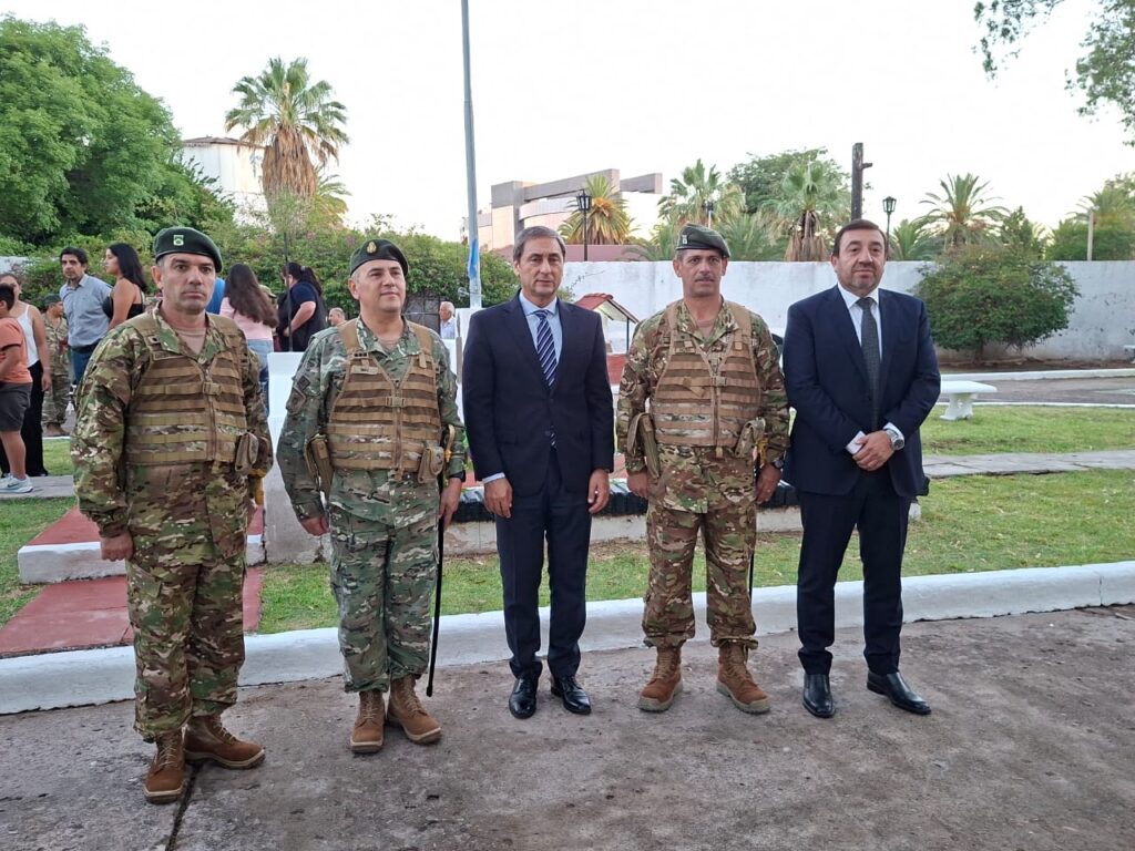 El Vicegobernador asistió al cambio de jefatura en el cuartel del Ejército Argentino