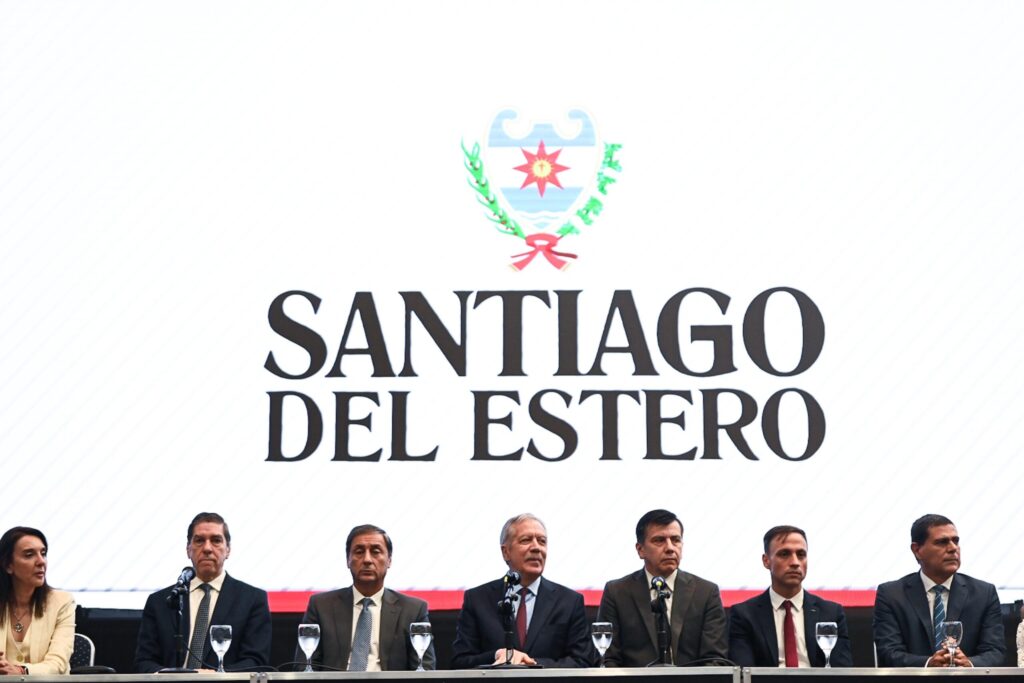 El gobernador Elías Suárez realizó el lanzamiento del Programa Capacitación y Formación laboral de jóvenes “Santiago crece con vos”