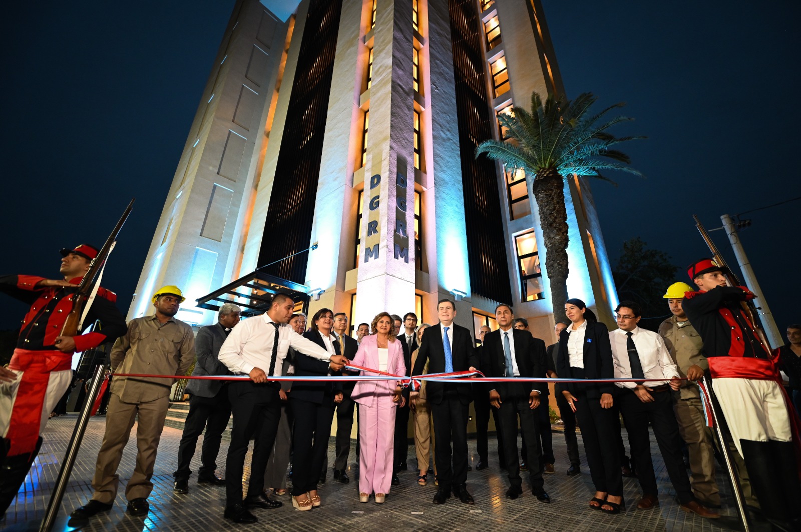 El gobernador Zamora y la intendente Fuentes inauguraron el nuevo edificio de la Dirección de Rentas Municipal