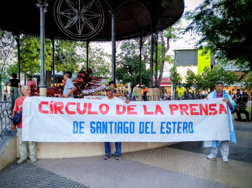 El Círculo de la Prensa se sumó al rechazo masivo contra la reforma laboral en Santiago