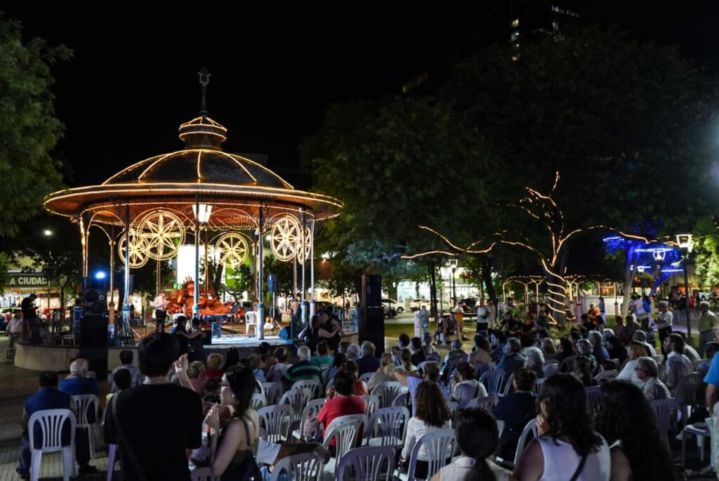 Noche de Gala en la Plaza Libertad: Santiago del Estero celebró el Día Nacional del Tango