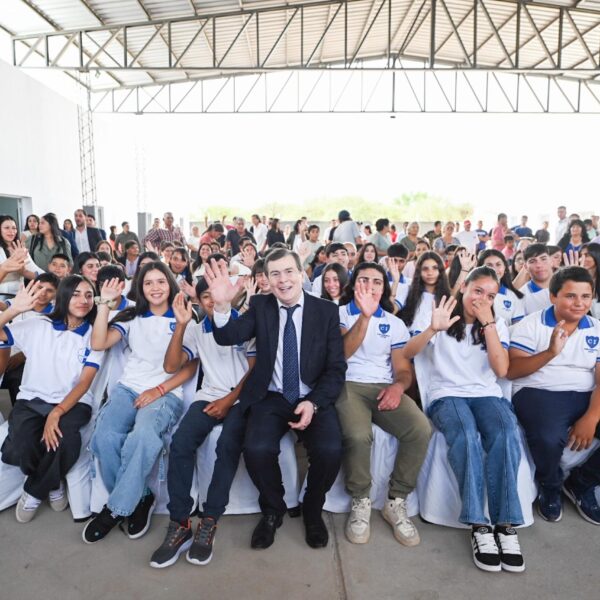 Zamora inauguró en Km 49 el edificio del Agrupamiento N° 86.001, una renovada posta sanitaria y entregó una vivienda social