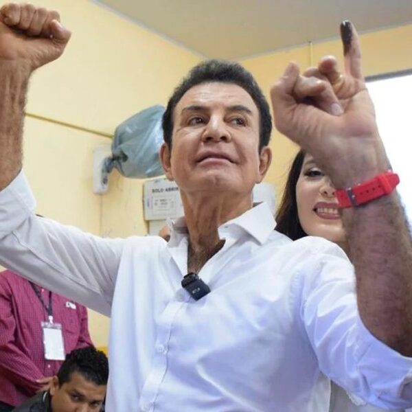 Elecciones en Honduras: El conservador Nasry Asfura lidera el escrutinio