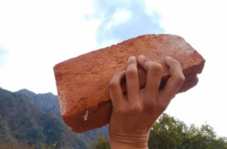 Atacaron con un ladrillo a un menor en plena calle del barrio Villa Inés