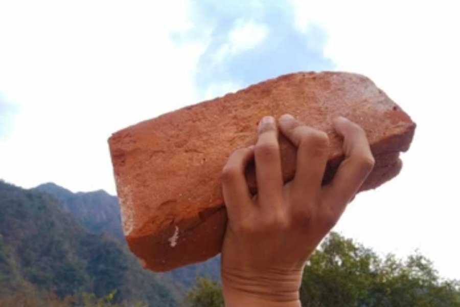 Atacaron con un ladrillo a un menor en plena calle del barrio Villa Inés Atacaron con un ladrillo a un menor en plena calle del barrio Villa Inés