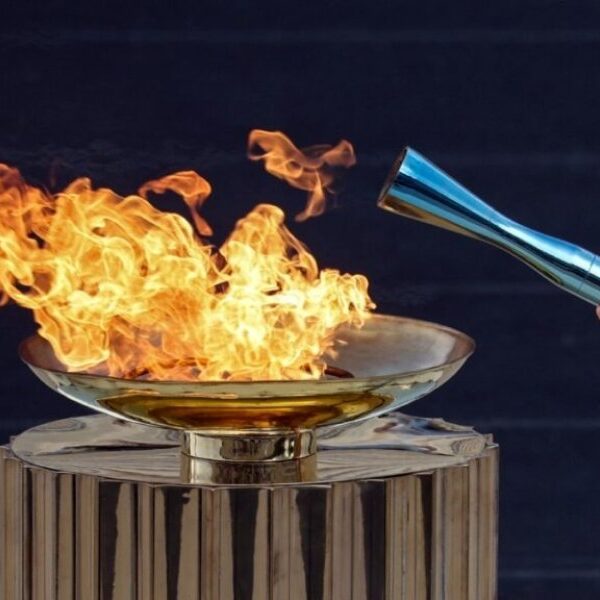 ¡Una Luz que vuelve a encender a Italia! La llama olímpica inició su travesía rumbo a Milán-Cortina 2026