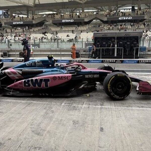 ¡Gran cierre de Temporada! Colapinto arrancó firme en Abu Dhabi y fue 10° en la FP1 con un gran ritmo