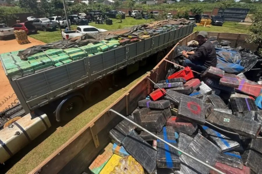 Golpe histórico al narcotráfico: Incautan 70 toneladas de marihuana destinadas a la Argentina Golpe histórico al narcotráfico: Incautan 70 toneladas de marihuana destinadas a la Argentina