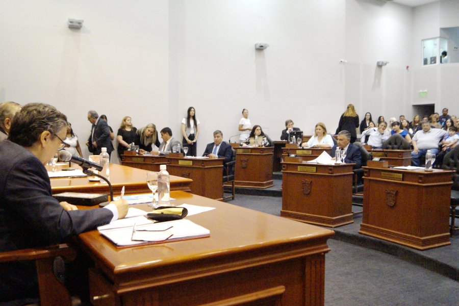Concejales aprueban aumento del boleto de colectivos a $1.140 en Capital Concejales aprueban aumento del boleto de colectivos a $1.140 en Capital