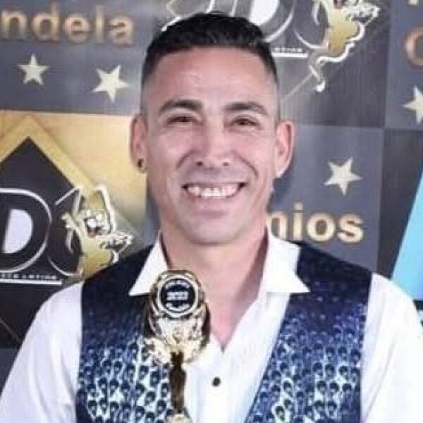 Falleció Martín Fernández, voz fundacional de Alazán