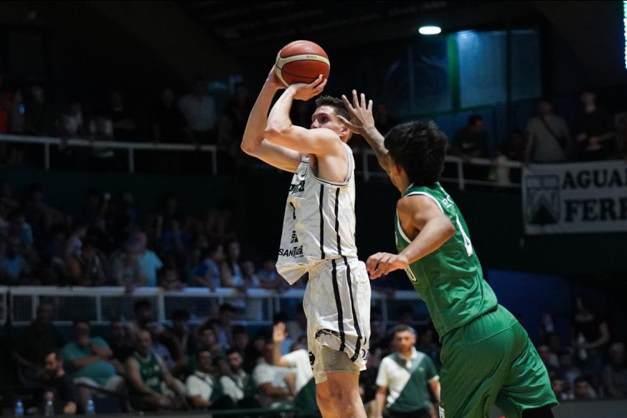 Liga Nacional de Básquet: Olímpico cae ante el líder Ferro (87-83)