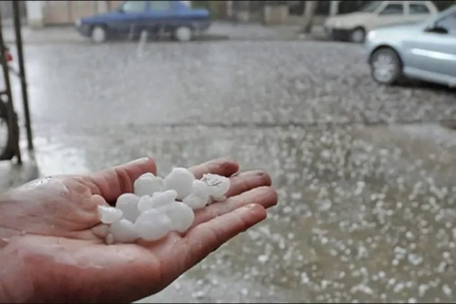 Tormenta de granizo cayó en la ciudad de Frías Tormenta de granizo cayó en la ciudad de Frías