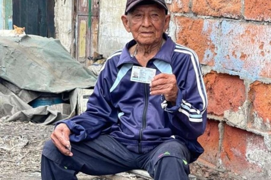 Carlos Lindao, el ecuatoriano de 123 años que busca ser el hombre más longevo del mundo Carlos Lindao, el ecuatoriano de 123 años que busca ser el hombre más longevo del mundo