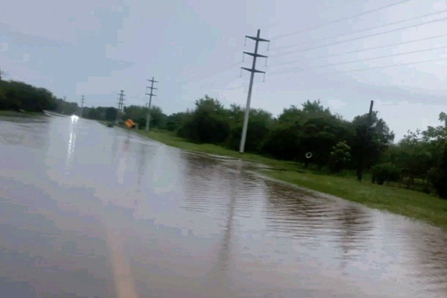 Alerta Vial: Acumulación de agua en la Ruta Nacional 64