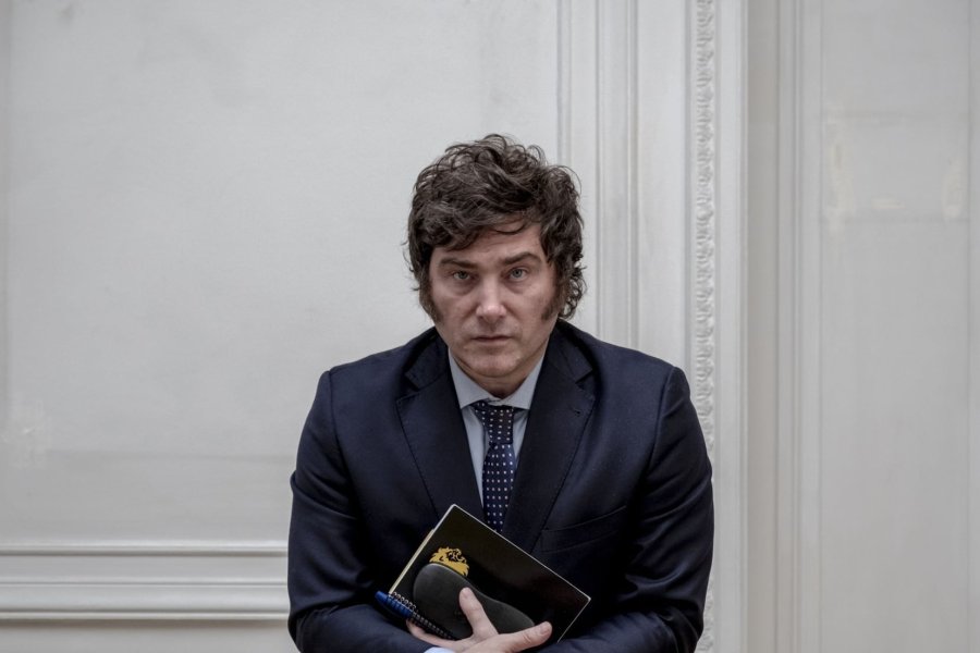 El fin de la austeridad (para algunos): Milei premia a su gabinete con un polémico aumento salarial