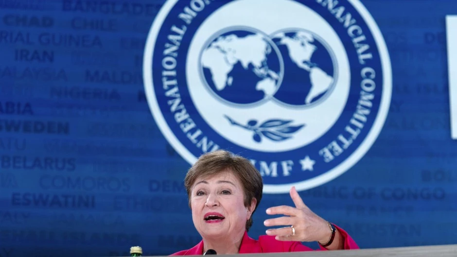 La política de bandas que impuso el FMI a Milei aceleró la inflación