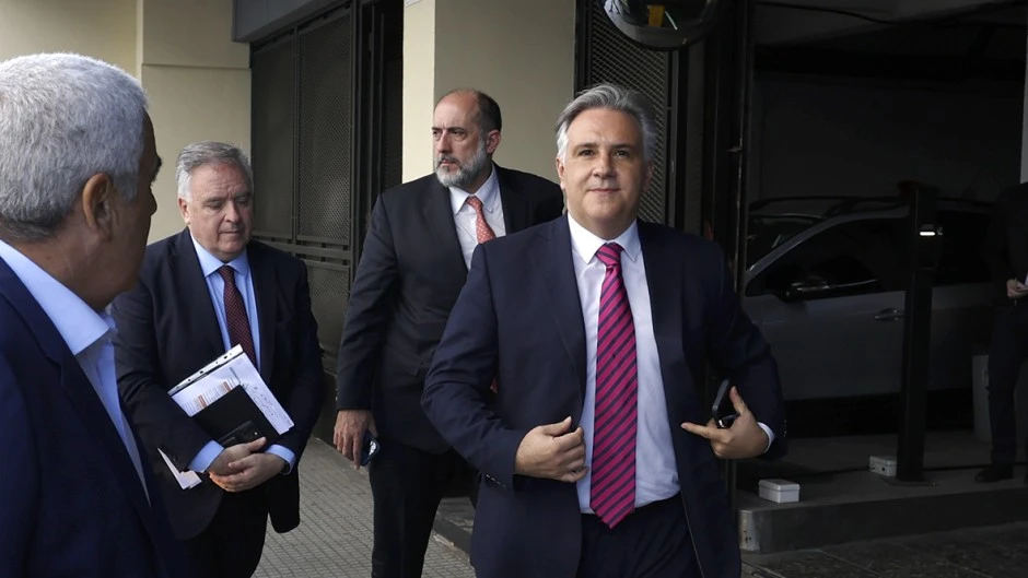 Llaryora lanza una ofensiva contra los estatales: «Los vamos a limar desde las bases»