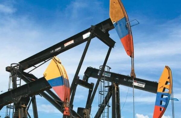El petróleo como llave de la reconstrucción: Acuerdos, cotización y potencial venezolano
