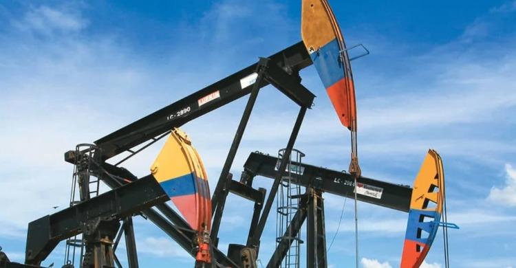 El petróleo como llave de la reconstrucción: Acuerdos, cotización y potencial venezolano
