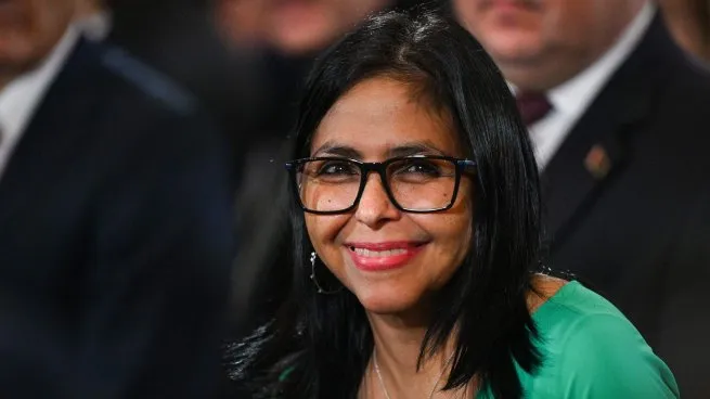 «Mi destino lo decide Dios»: Delcy Rodríguez desafía a Trump y asume el control de la transición