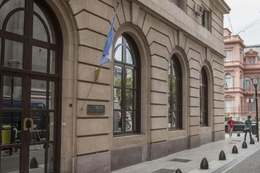 Milei amplía el poder de la SIDE por DNU: Tareas encubiertas y mayores facultades operativas Milei amplía el poder de la SIDE por DNU: Tareas encubiertas y mayores facultades operativas