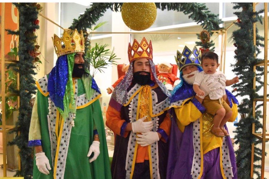 Magia y tradición: Los Reyes Magos llegan al CCB para recibir los deseos de los niños santiagueños Magia y tradición: Los Reyes Magos llegan al CCB para recibir los deseos de los niños santiagueños