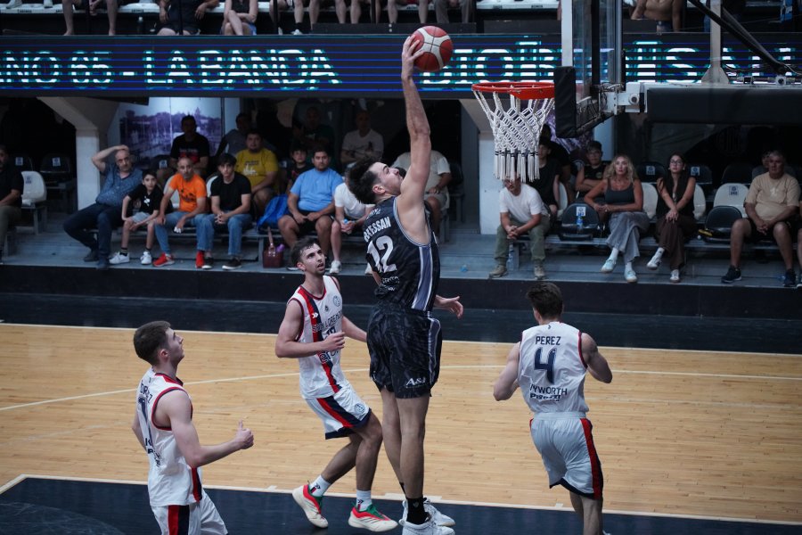 El «Negro» busca estirar la racha: Olímpico visita a Independiente de Oliva con el debut de José Montero