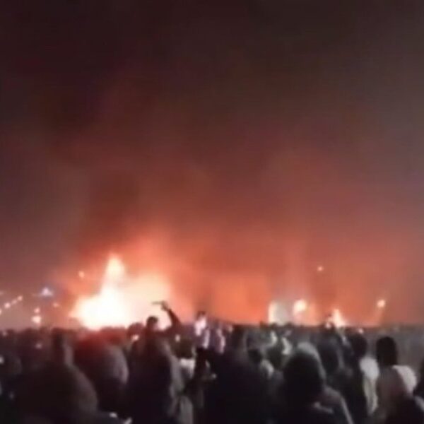 Caos en Irán: Apagón digital y represión sangrienta en medio de una rebelión popular