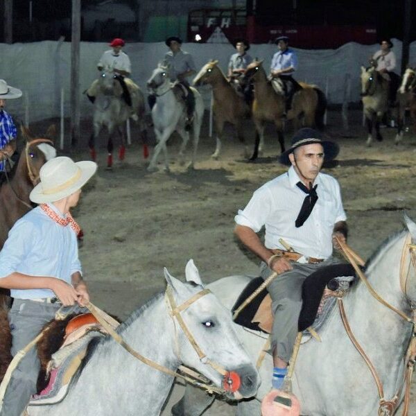 Tradición y música en Los Telares: Hoy inicia el festival «Telares Canta en Enero»