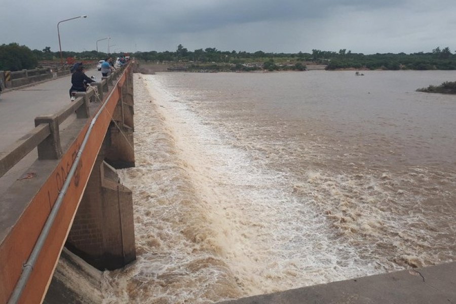 Alerta por crecida del Río Dulce: El caudal en Los Quiroga triplicó su volumen habitual