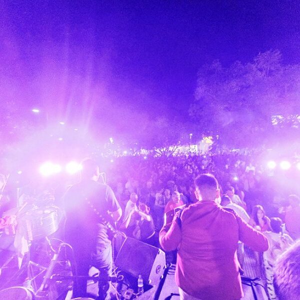 Las Termas se enciende con música: Esta noche vuelve el programa «Viví Termas en Verano»