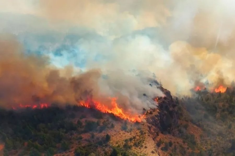 Emergencia en Chubut: El incendio en Cholila ya es el más grave en 20 años Emergencia en Chubut: El incendio en Cholila ya es el más grave en 20 años