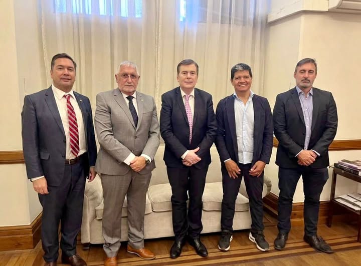 Gerardo Zamora analizó la reforma laboral junto a las autoridades de CAME