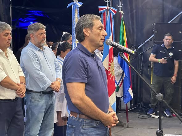 El vicegobernador Silva Neder encabezó la apertura del 29° Festival Nacional del Artesano en Villa Ojo de Agua El vicegobernador Silva Neder encabezó la apertura del 29° Festival Nacional del Artesano en Villa Ojo de Agua