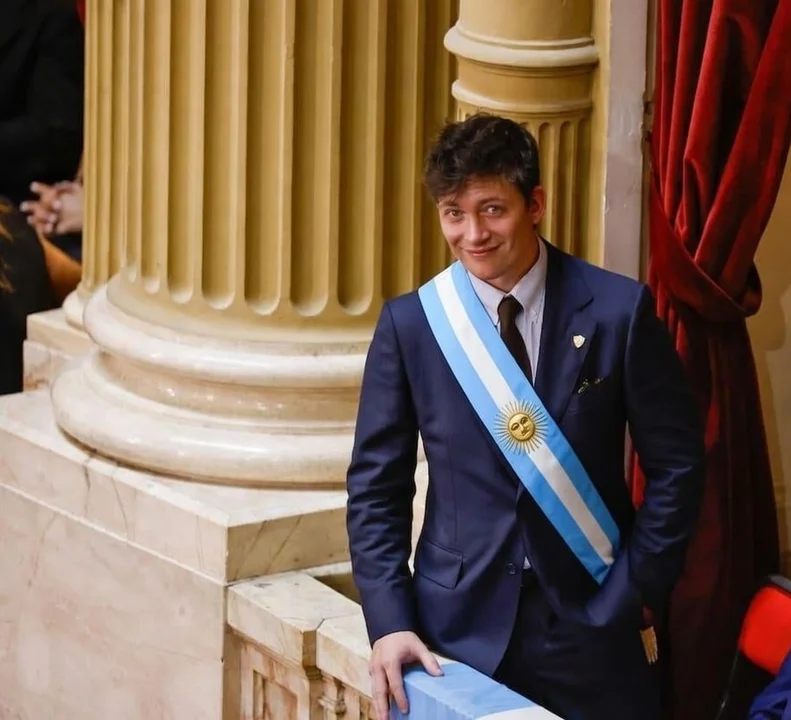 Confirman el sobreseimiento de Santiago Caputo en la causa por amenazas iniciada por Facundo Manes