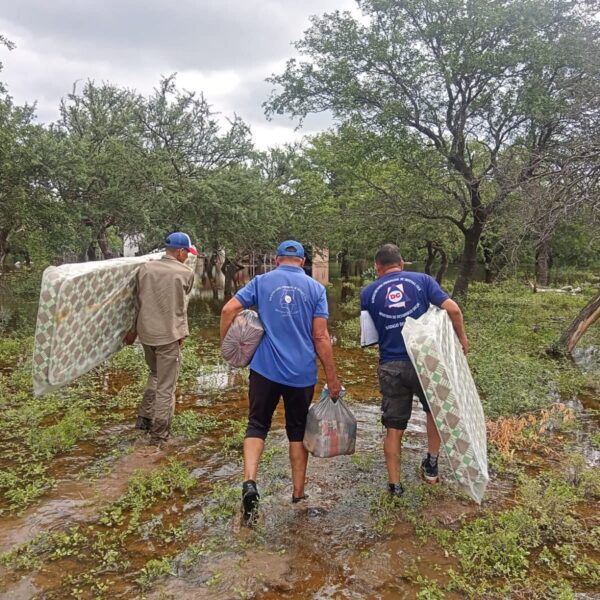 Tras la crecida del río Dulce y Utis, el Gobierno refuerza el acompañamiento en Salavina