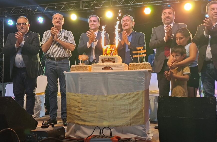 Campo Gallo celebró sus 128 años con un fuerte respaldo provincial y un emotivo homenaje a Huguito Flores