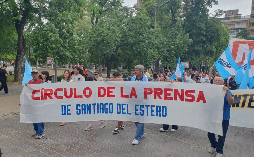 El Círculo de la Prensa se manifestó en Plaza Libertad contra la Reforma Laboral
